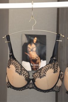 画像19: OFRA beige-black B214 | グラマー向けすっぴん美乳ブラ・ストラップ太め・バストサロン推奨・プランジブラ・B〜Hカップ・ベージュ×ブラック| ewabien エヴァビアン| 輸入下着・高級ランジェリー  (19)