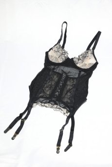 画像12: Vila-Blanes-corset | ガーターベルト付きコルセット＆タンガ2点セット（カップワイヤーあり・シースルー・ボタニカル刺繍・ブラック×ベージュ）   | 高級ランジェリー Exquisite【即日発送・サイズ交換NG】輸入下着・ランジェリー   (12)