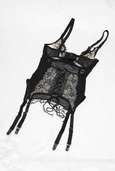 画像13: Vila-Blanes-corset | ガーターベルト付きコルセット＆タンガ2点セット（カップワイヤーあり・シースルー・ボタニカル刺繍・ブラック×ベージュ）   | 高級ランジェリー Exquisite【即日発送・サイズ交換NG】輸入下着・ランジェリー   (13)