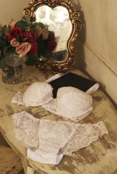 画像19: FLEUR white brief  | ノーマルショーツ・総レース・ホワイト | Sawren サブレン【即日発送・サイズ交換NG】※メール便対象※輸入下着・高級ランジェリー  (19)