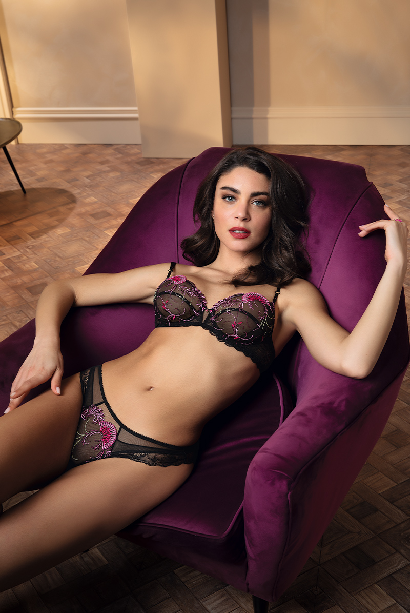 Lise Charmel リズシャルメル H86 Floraison Passion（開花する情熱） コレクション モデル画像